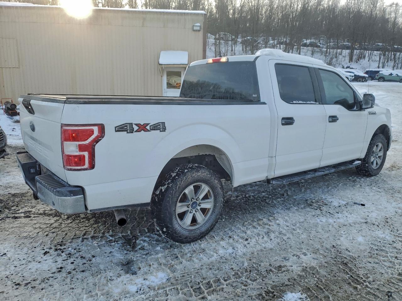 Ford F-150 Supercrew Image 11