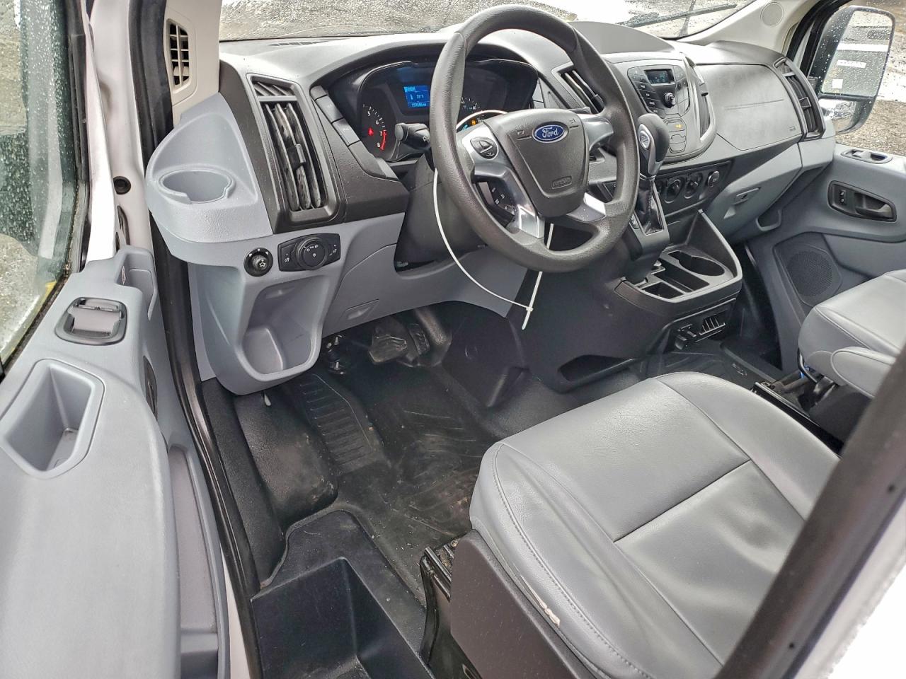 Ford Transit T-250 Image 10