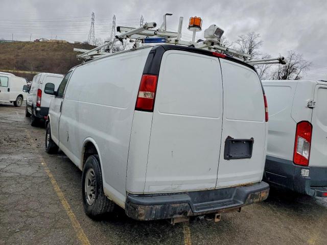 Chevrolet Express Image 8