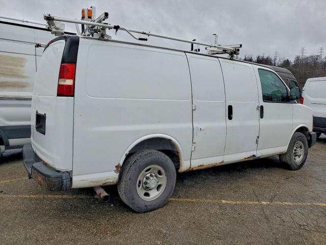 Chevrolet Express Image 4