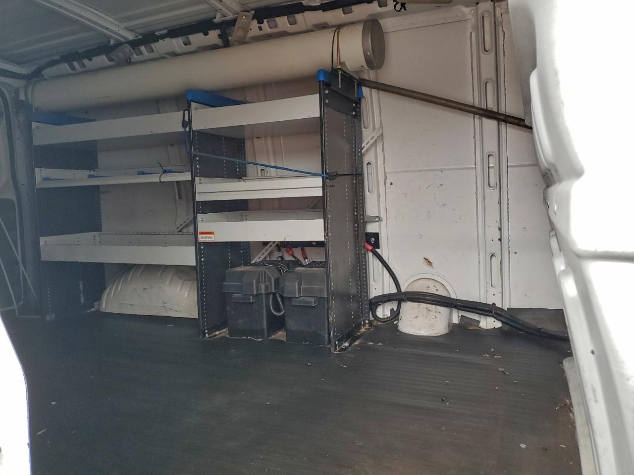 Chevrolet Express Image 12