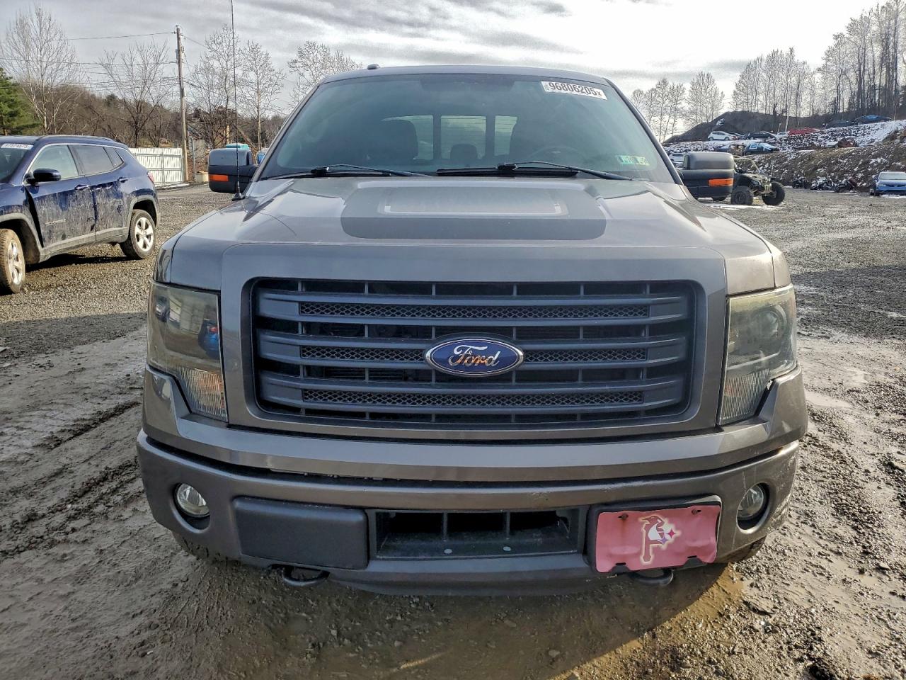 Ford F-150 Supercrew Image 4