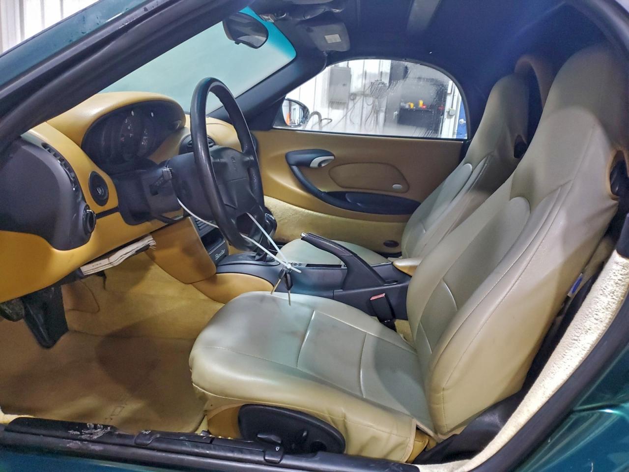 Porsche Boxster Image 9