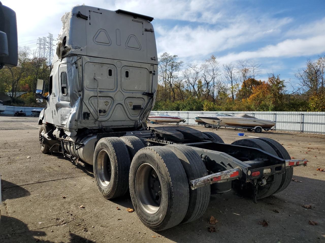 Freightliner Cascadia 1 Image 6