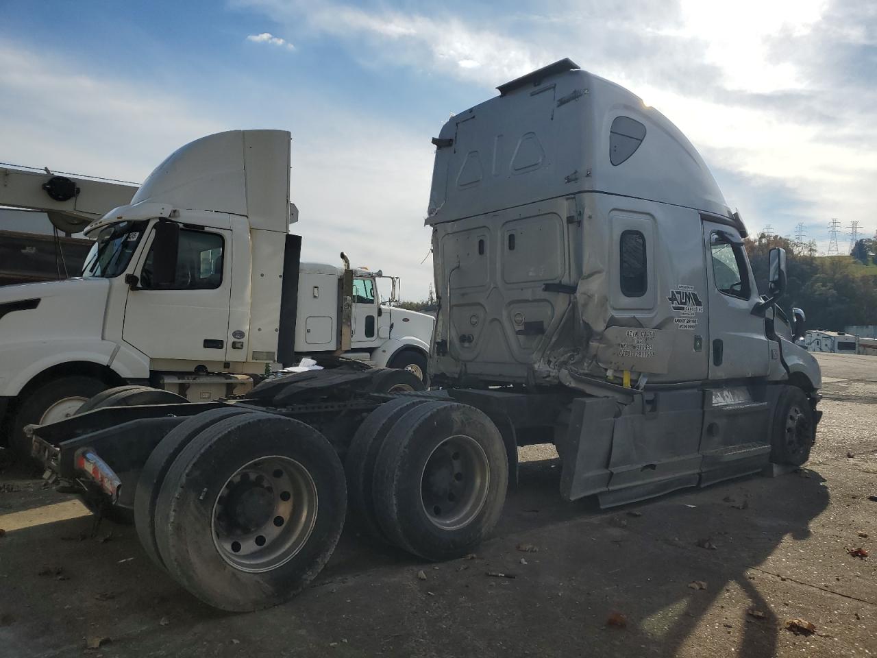 Freightliner Cascadia 1 Image 9