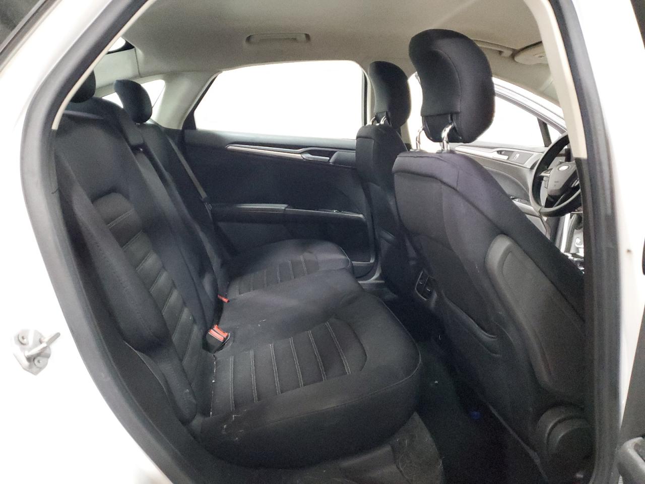 Ford Fusion Se Image 8