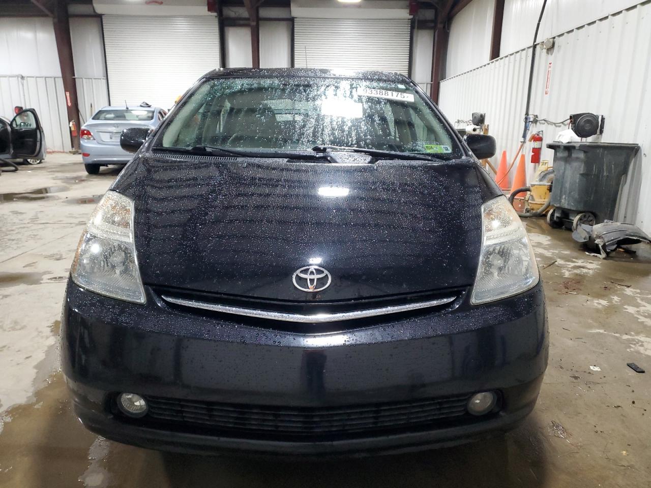 Toyota Prius Image 2