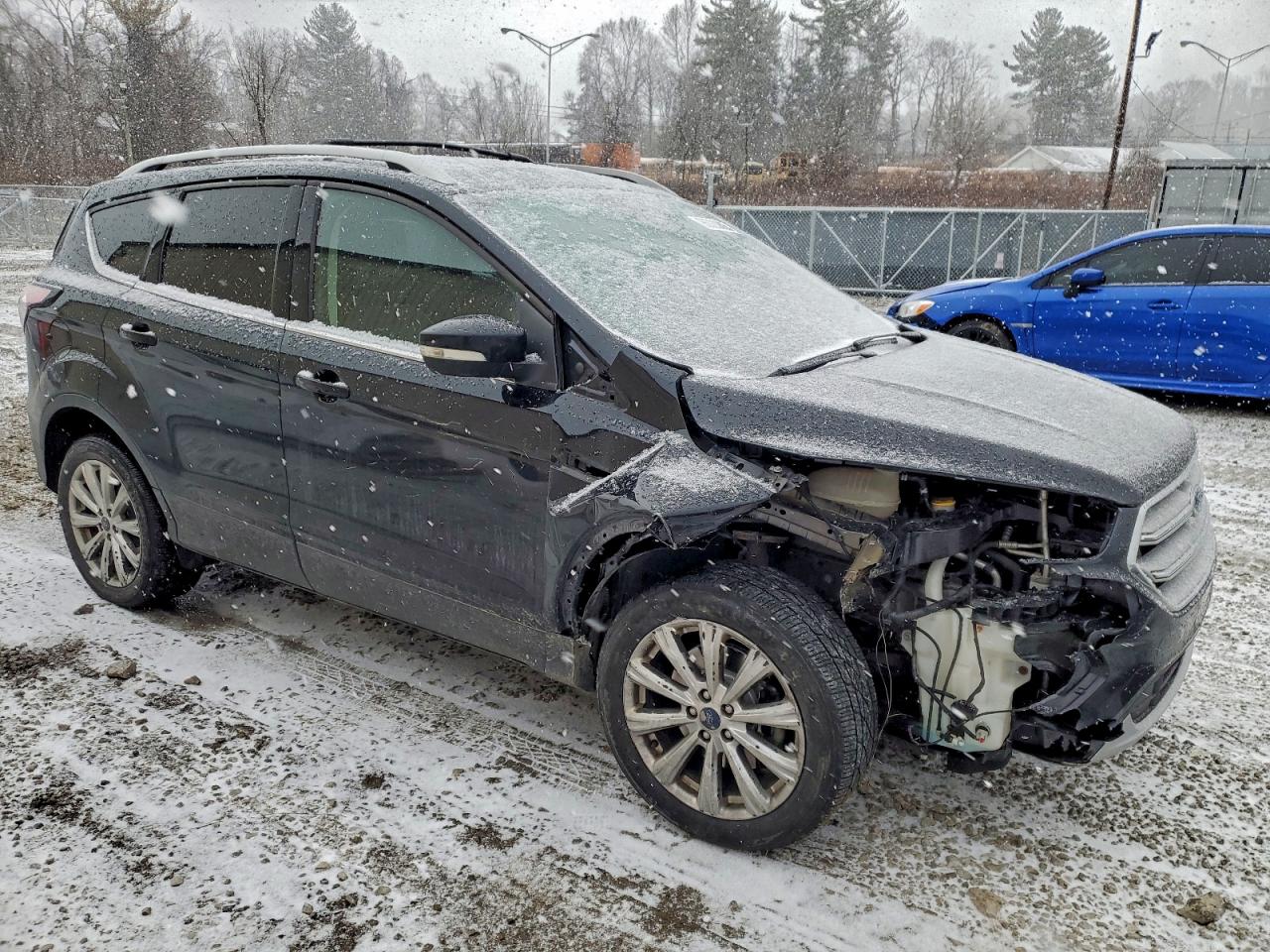 Ford Escape Titanium Image 4