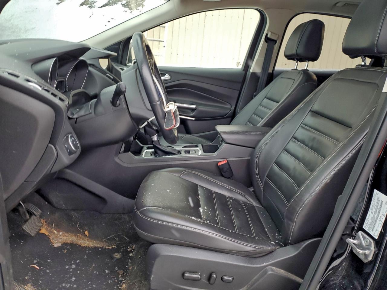 Ford Escape Titanium Image 11