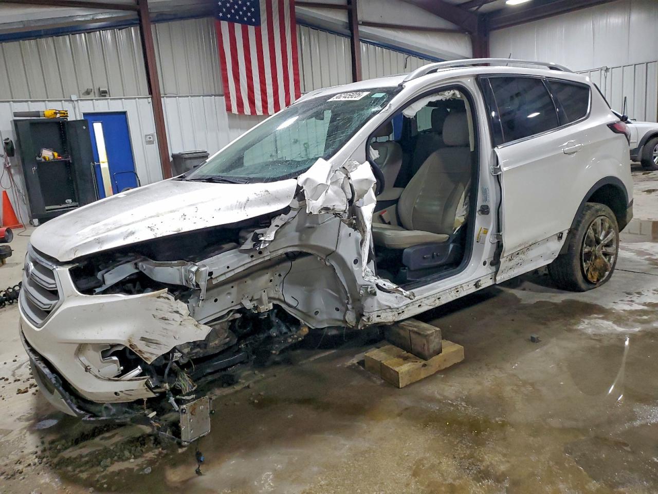 Ford Escape Titanium Image 1