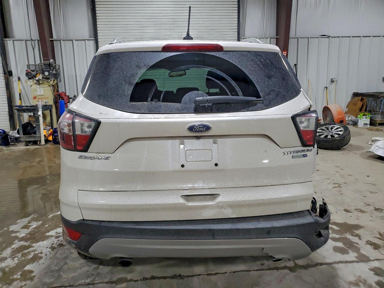Ford Escape Titanium Image 14