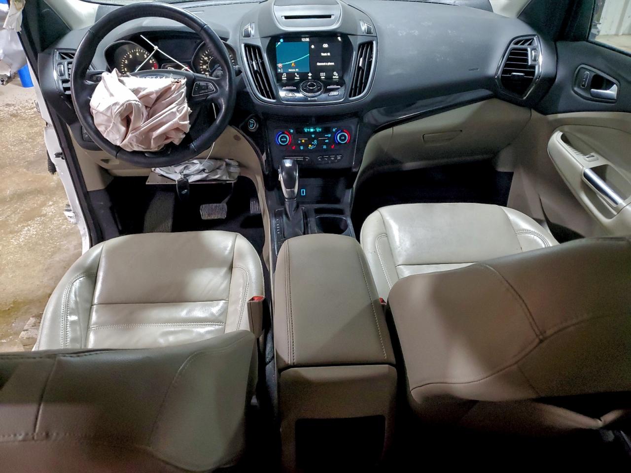 Ford Escape Titanium Image 3