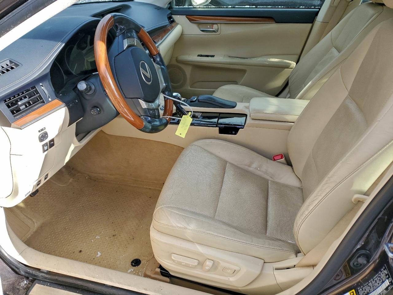 Lexus Es 300h Image 3