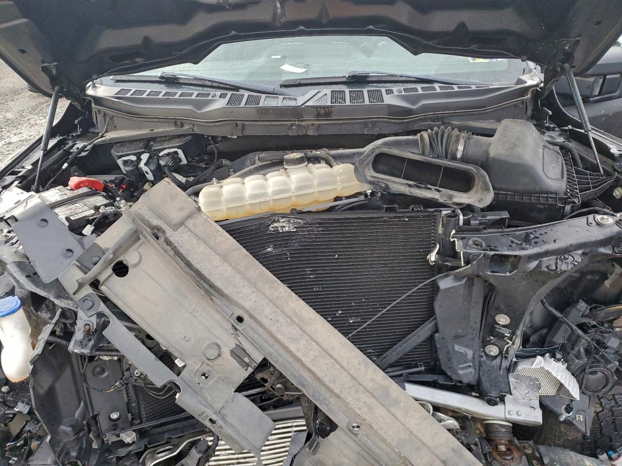 Ford F-150 Supercrew Image 7