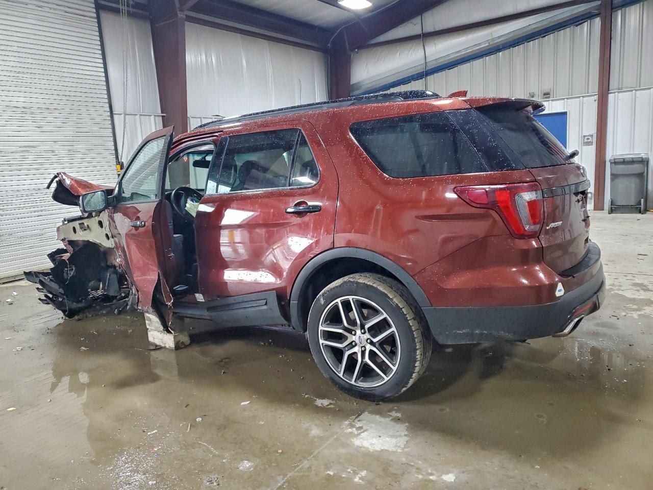 Ford Explorer Sport Image 9