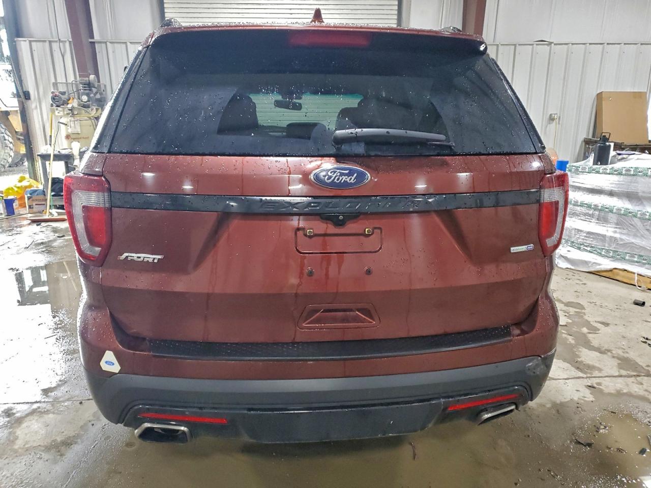 Ford Explorer Sport Image 3