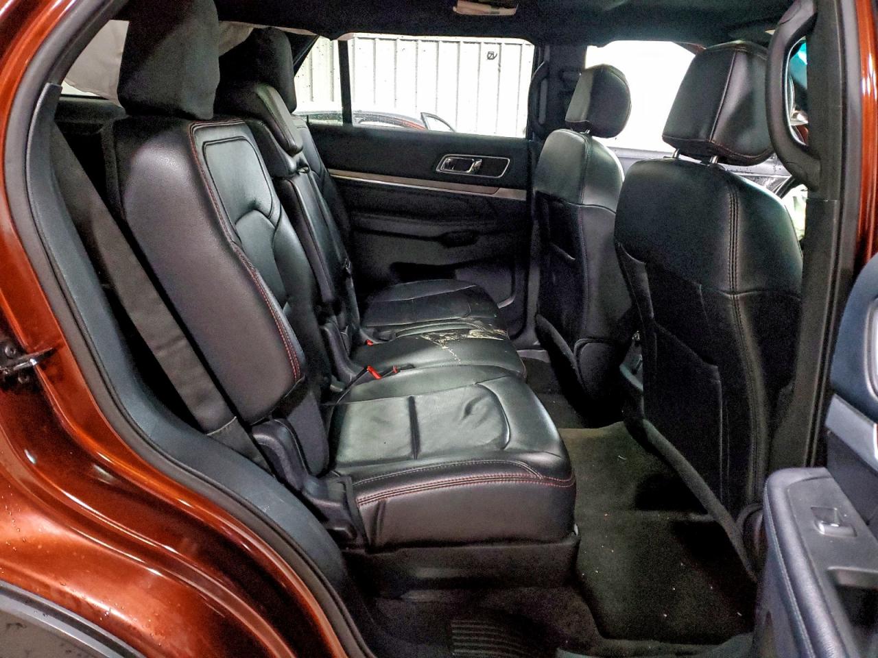 Ford Explorer Sport Image 6