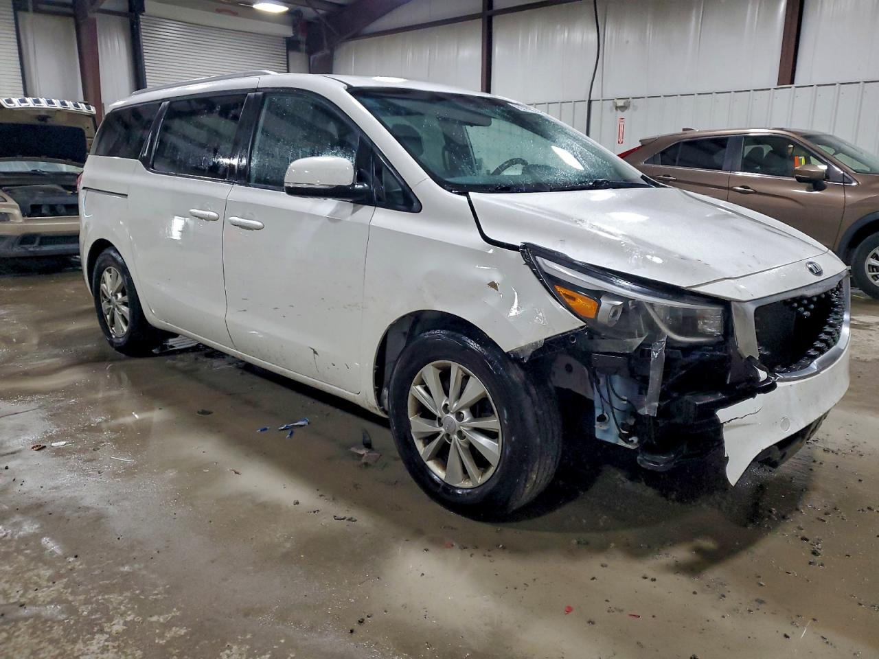 Kia Sedona Lx Image 9