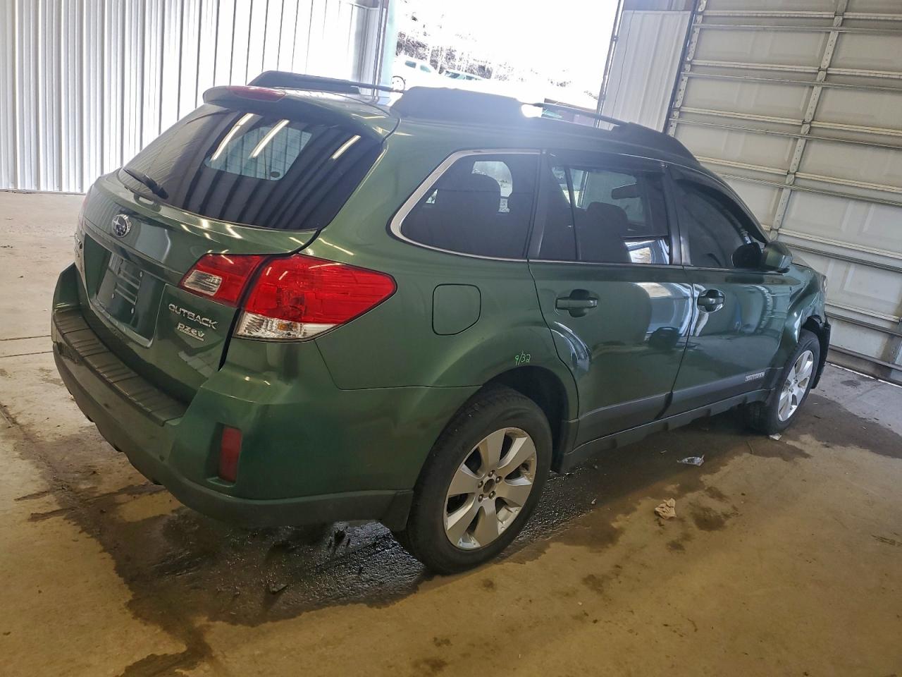 Subaru Outback 2.5i Premium Image 2