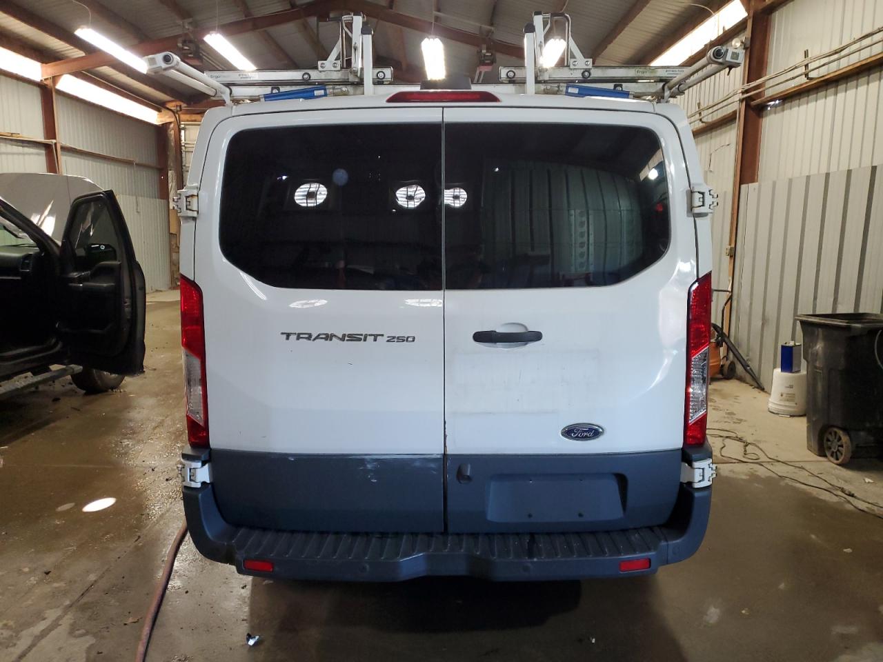 Ford Transit T-250 Image 9