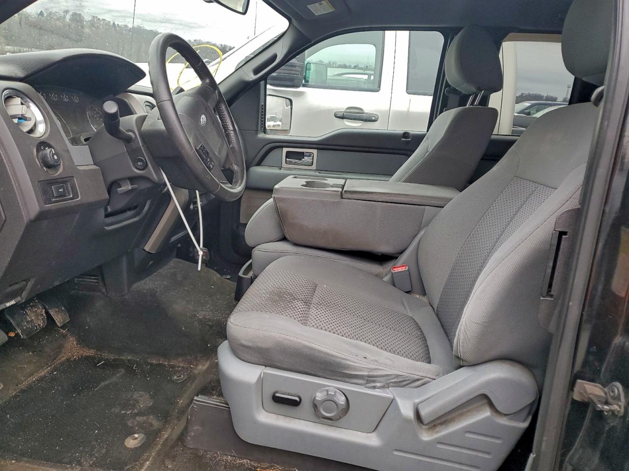 Ford F-150 Super Cab Image 4