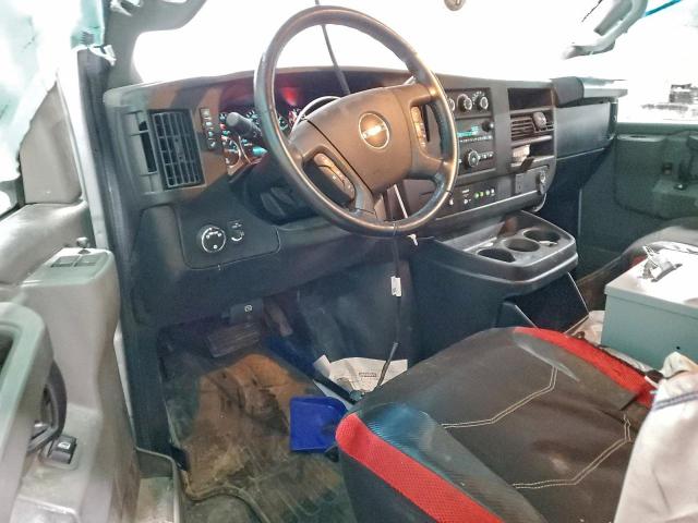 GMC Savana G2500 Image 9