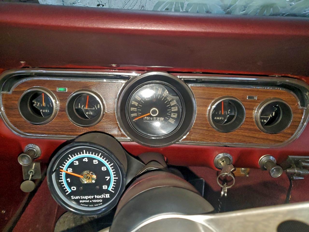 Ford Mustang Image 12