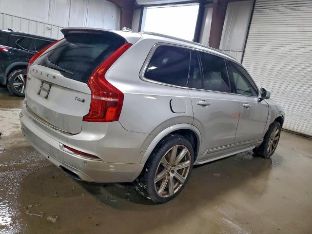 Volvo XC90 T6 Image 9