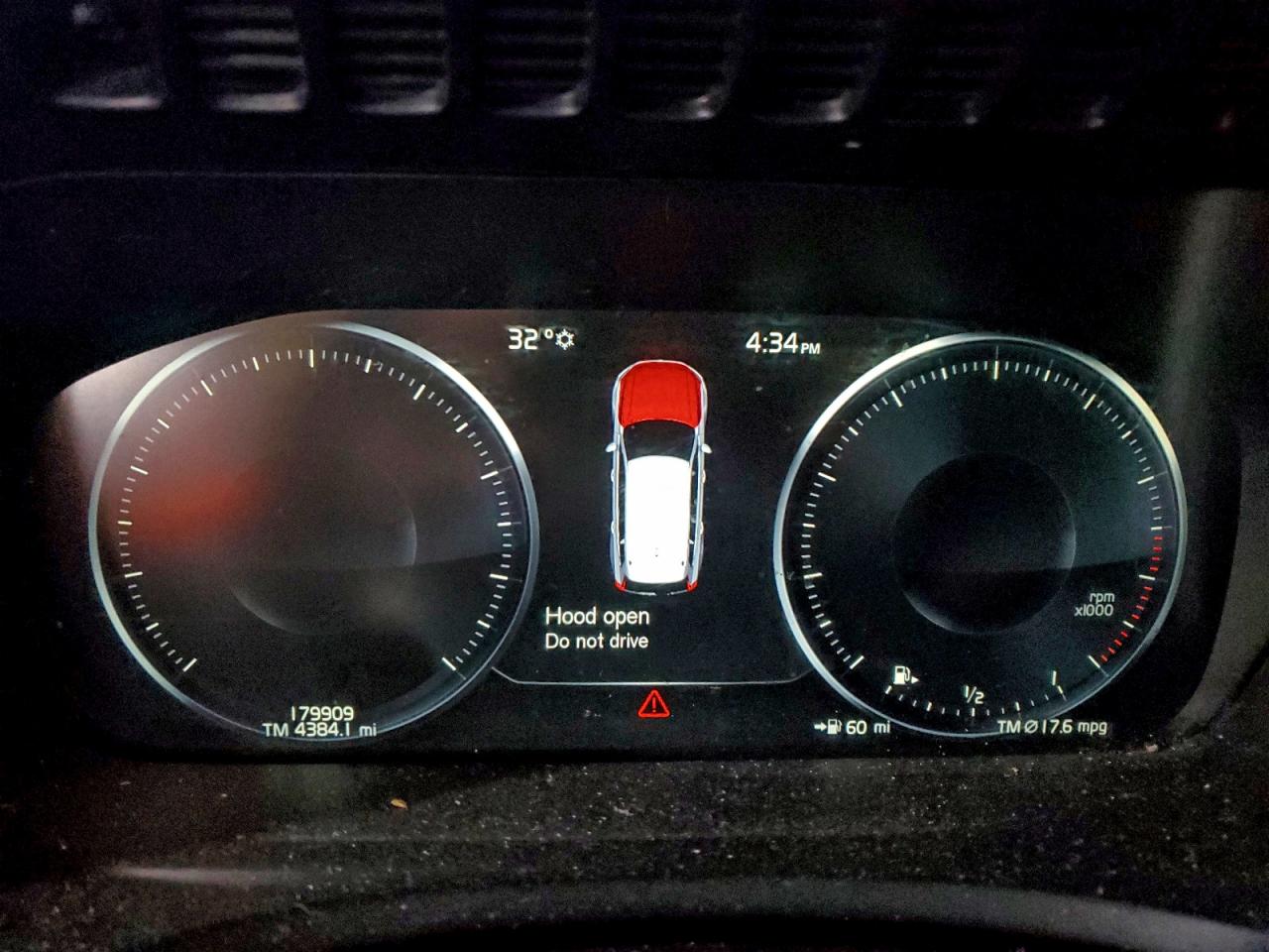 Volvo XC90 T6 Image 10