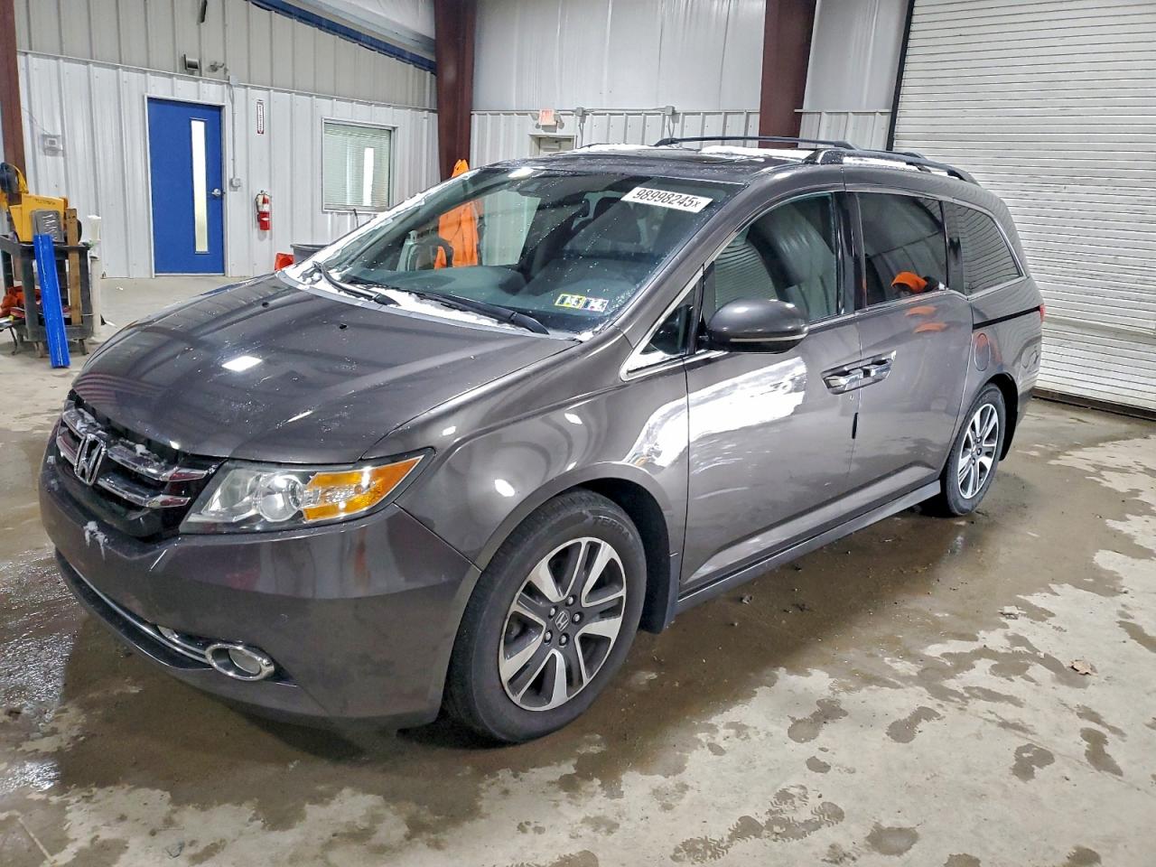 Honda Odyssey Touring Image 1
