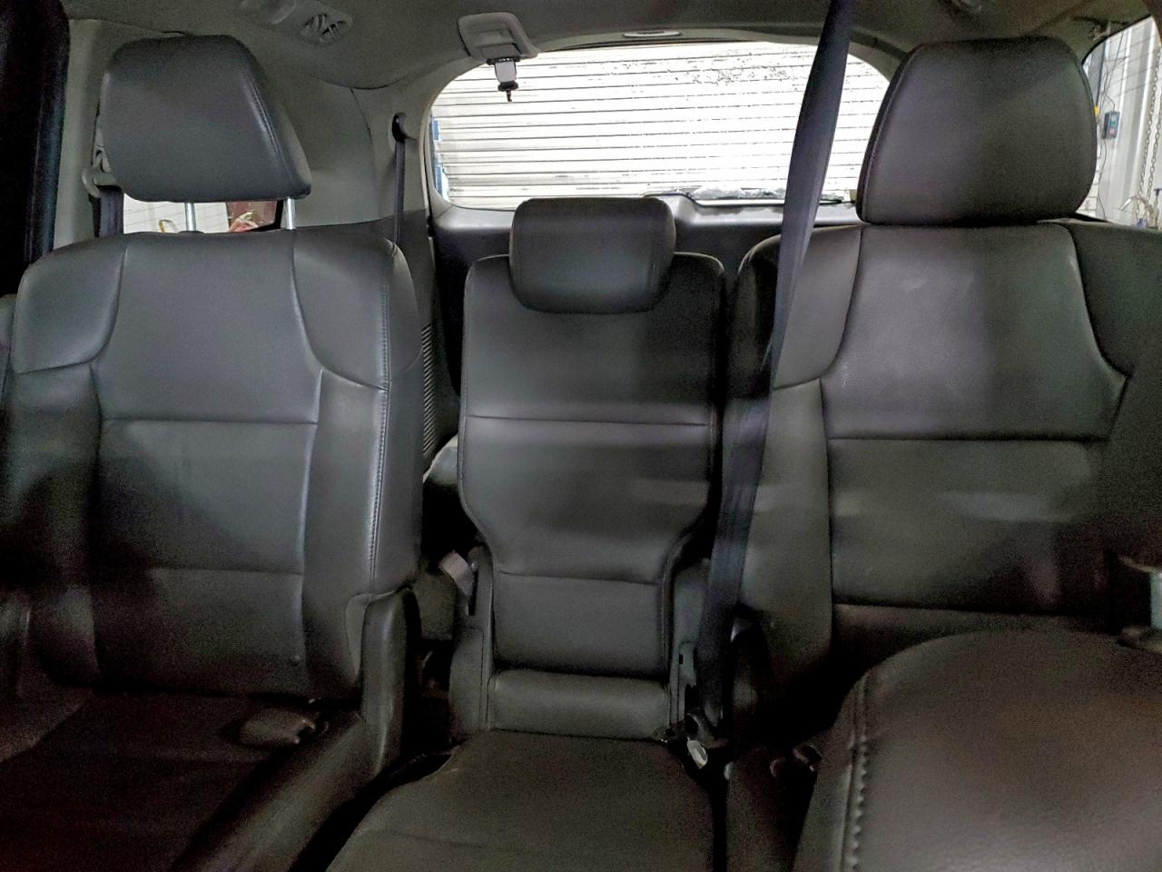 Honda Odyssey Touring Image 6