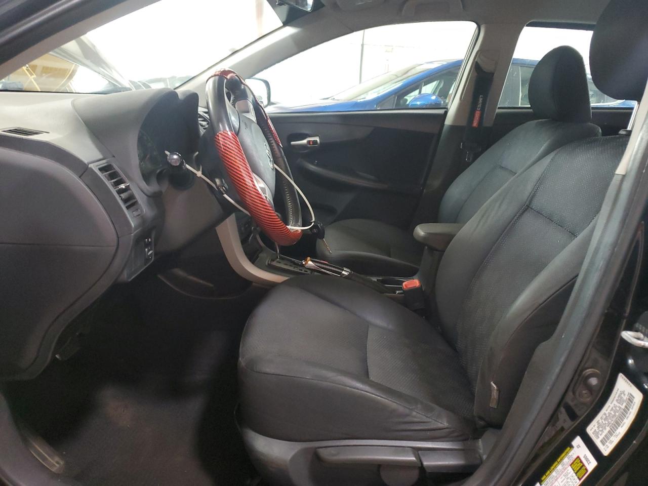 Toyota Corolla Base Image 10