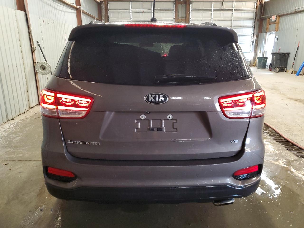 Kia Sorento Lx Image 2