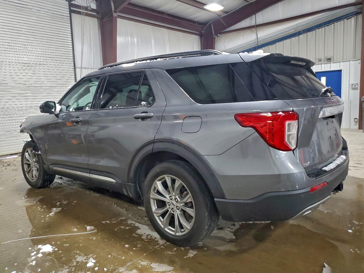 Ford Explorer Xlt Image 5