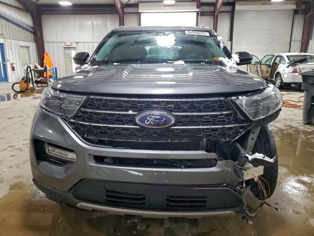 Ford Explorer Xlt Image 3