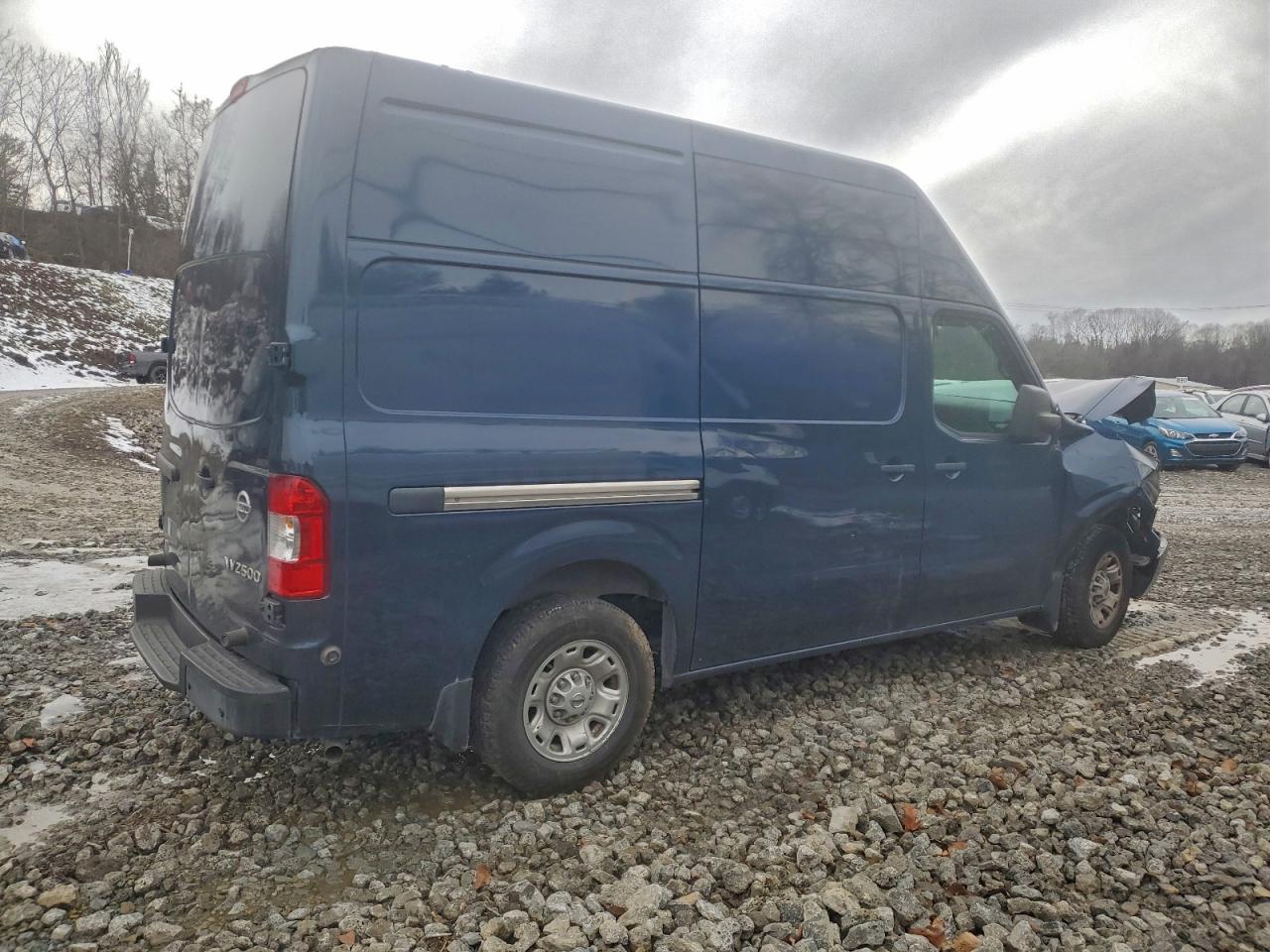 Nissan Nv 2500 S Image 12
