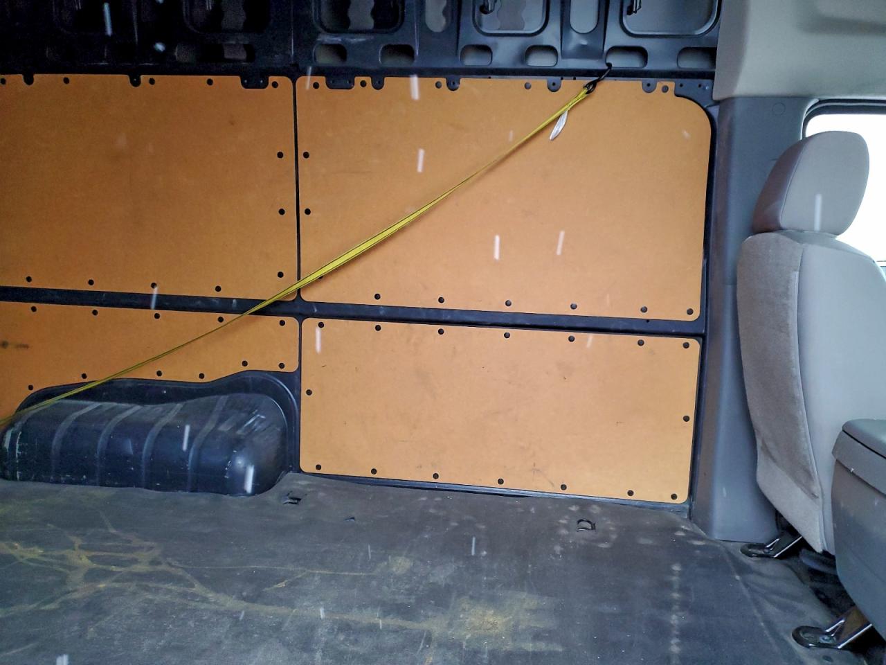 Nissan Nv 2500 S Image 9