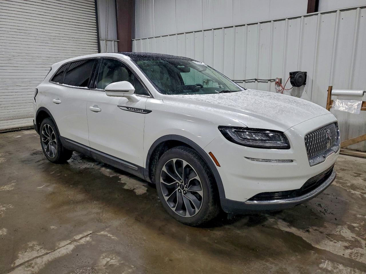 Lincoln Nautilus Reserve Image 4