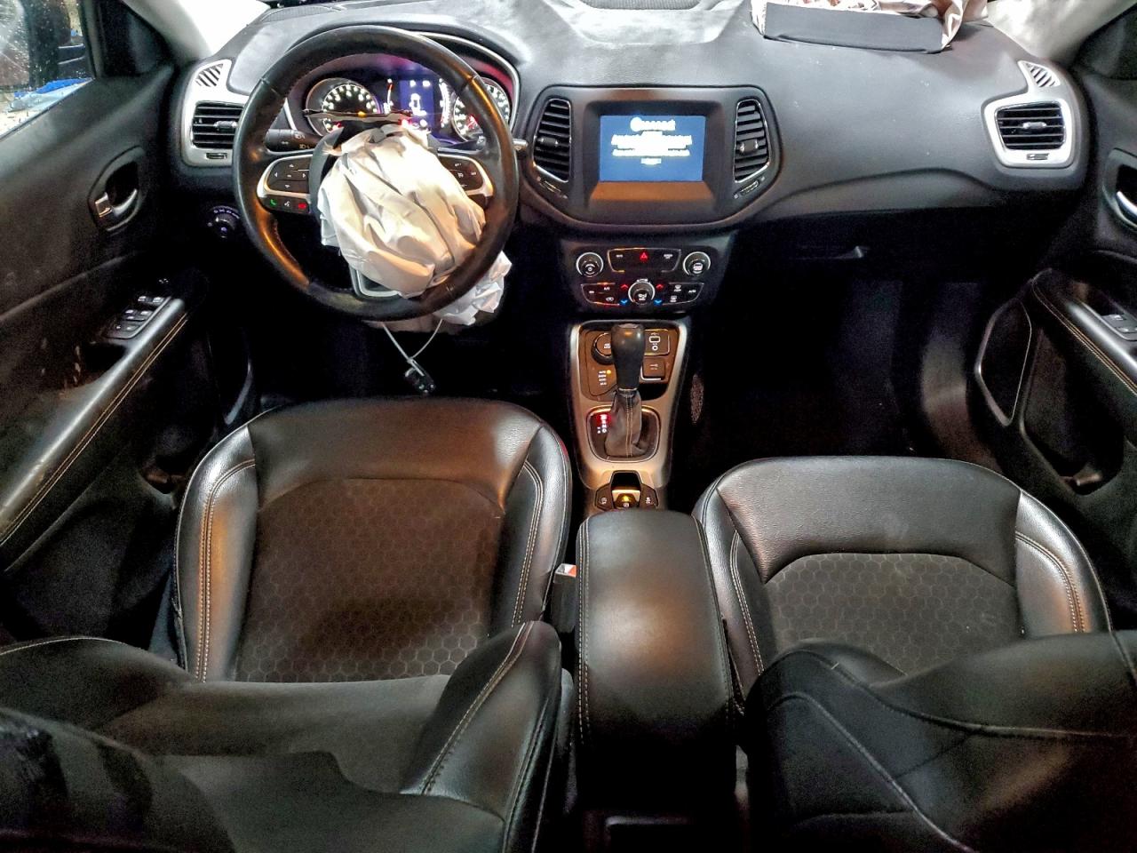 Jeep Compass Latitude Image 6