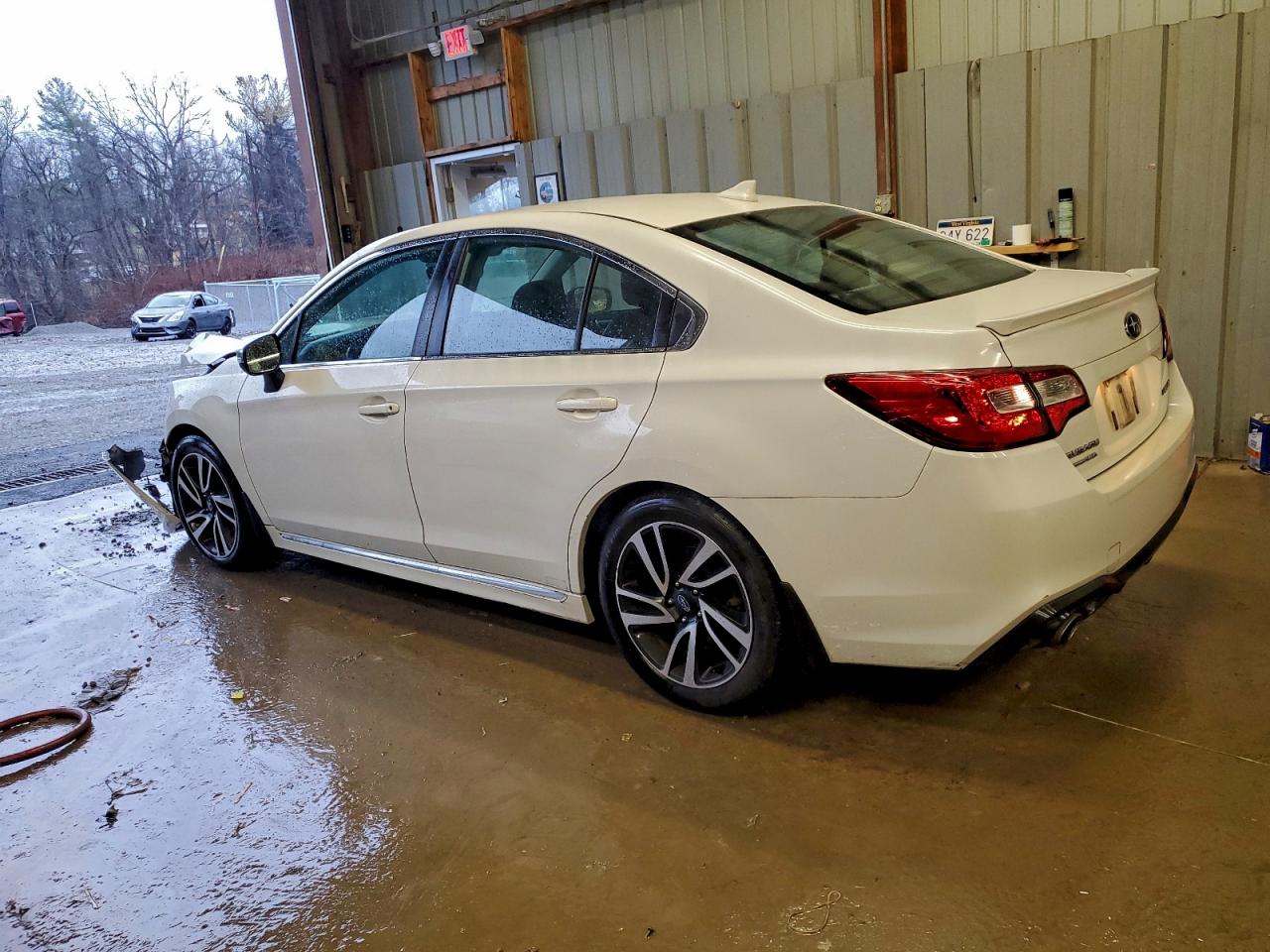 Subaru Legacy Sport Image 2