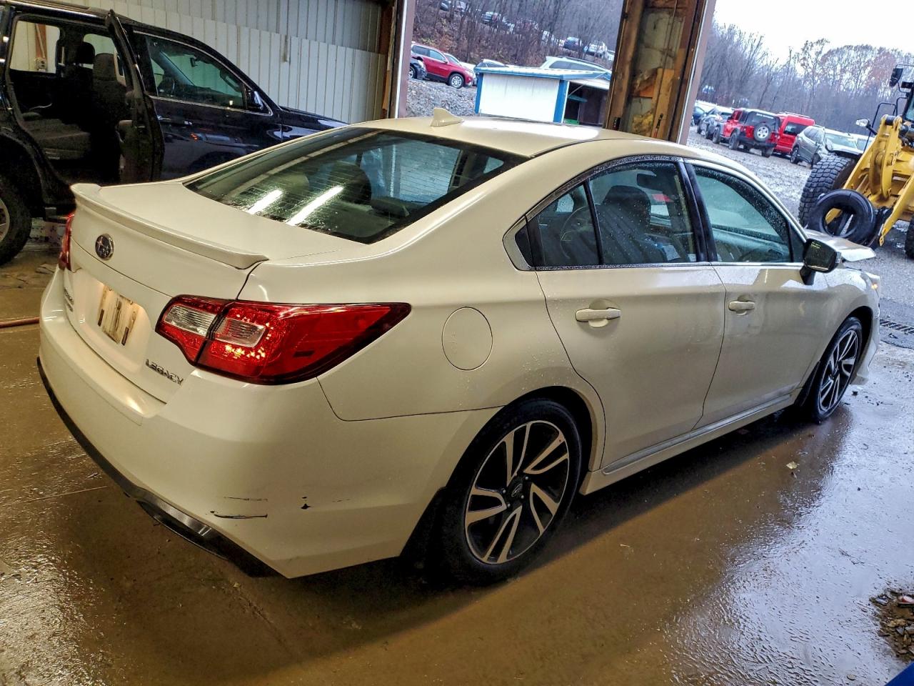 Subaru Legacy Sport Image 12