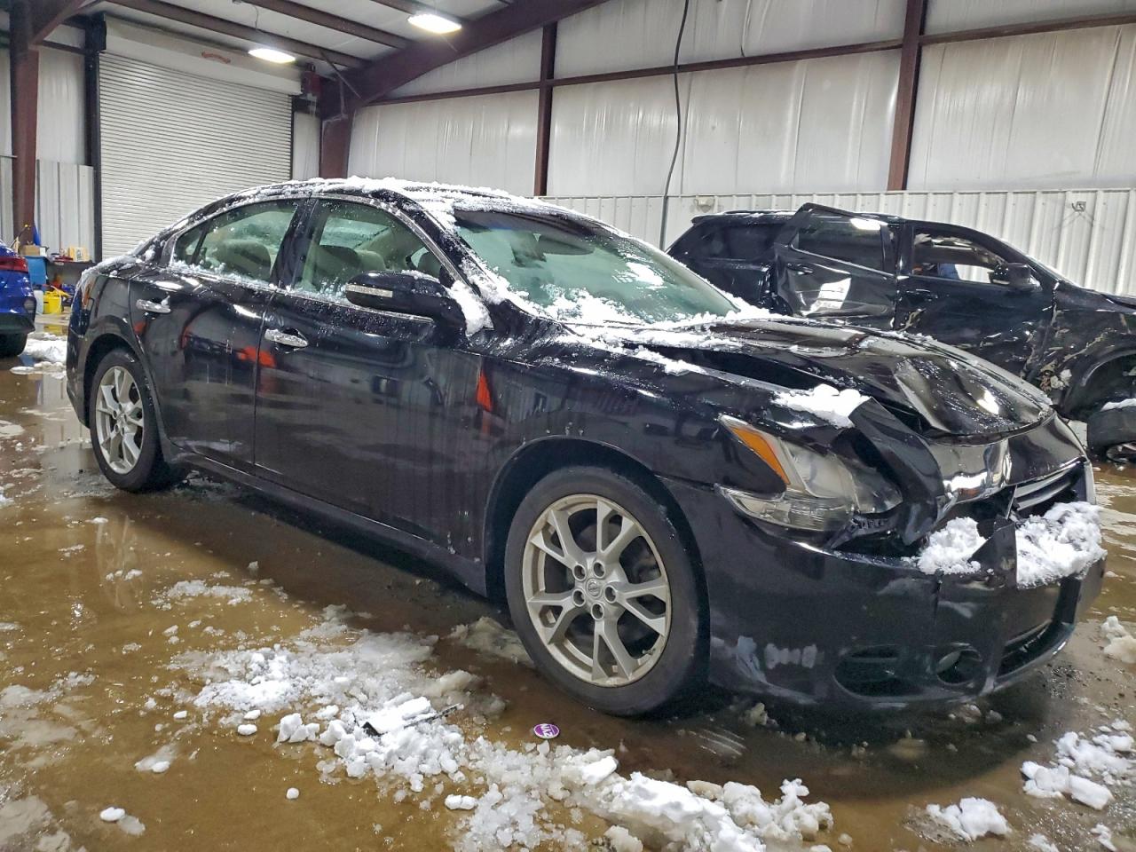 Nissan Maxima S Image 11