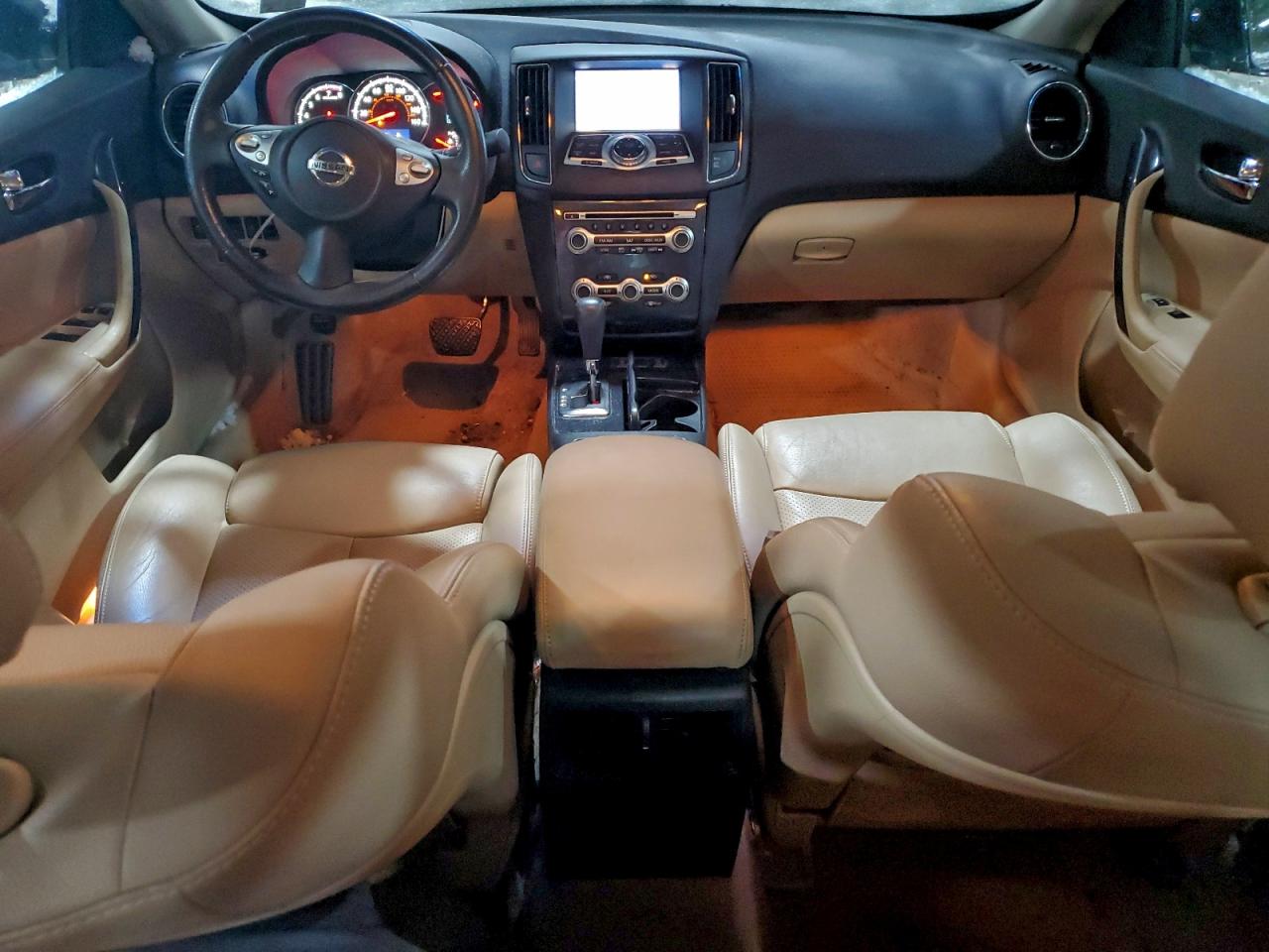 Nissan Maxima S Image 12