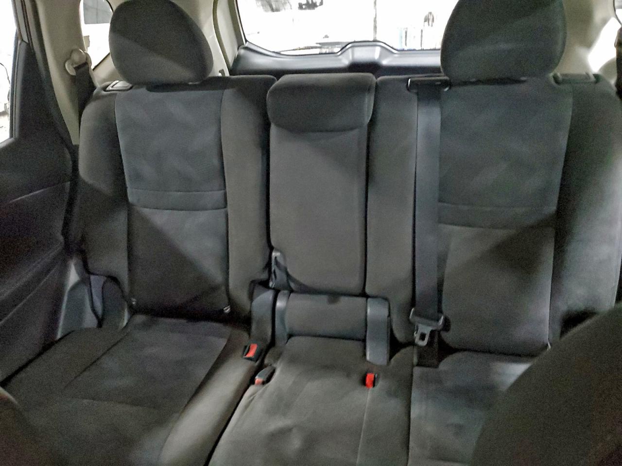 Nissan Rogue S Image 8