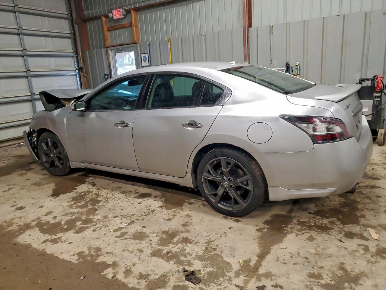 Nissan Maxima S Image 3