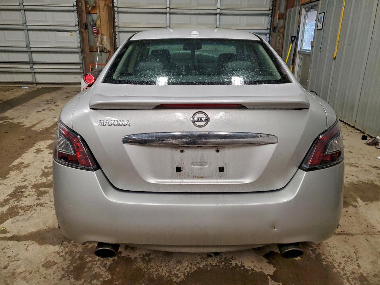 Nissan Maxima S Image 5