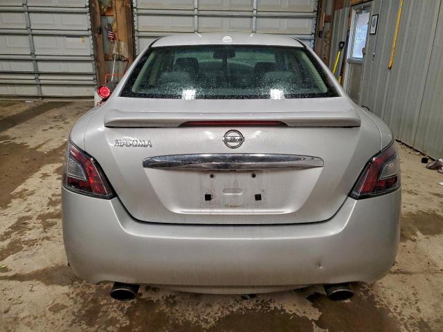 Nissan Maxima S Image 5