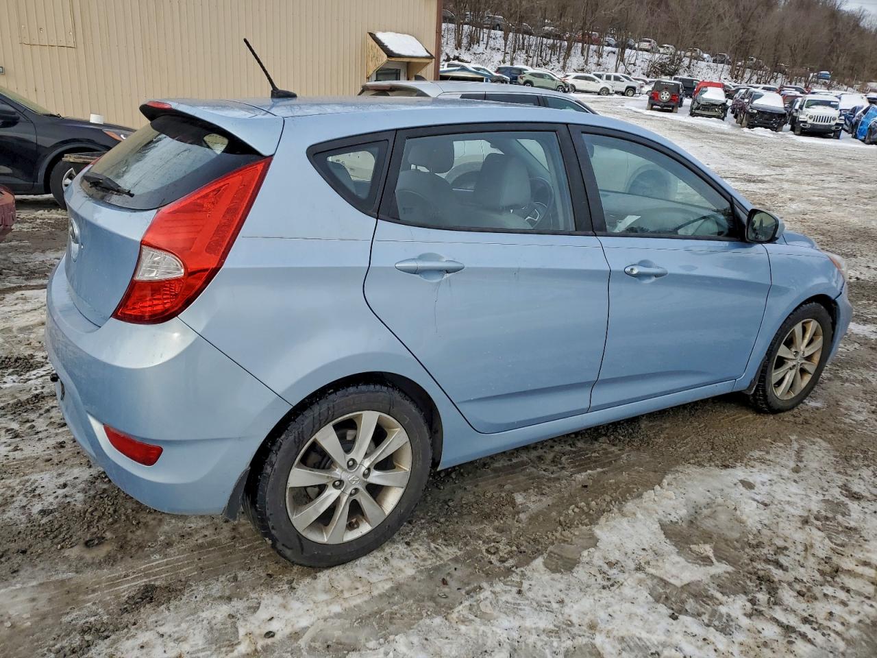 Hyundai ACCENT Gls Image 8