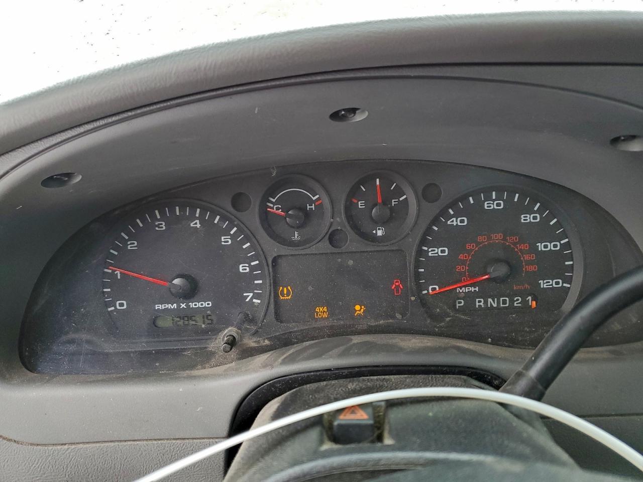 Ford Ranger Super Cab Image 9