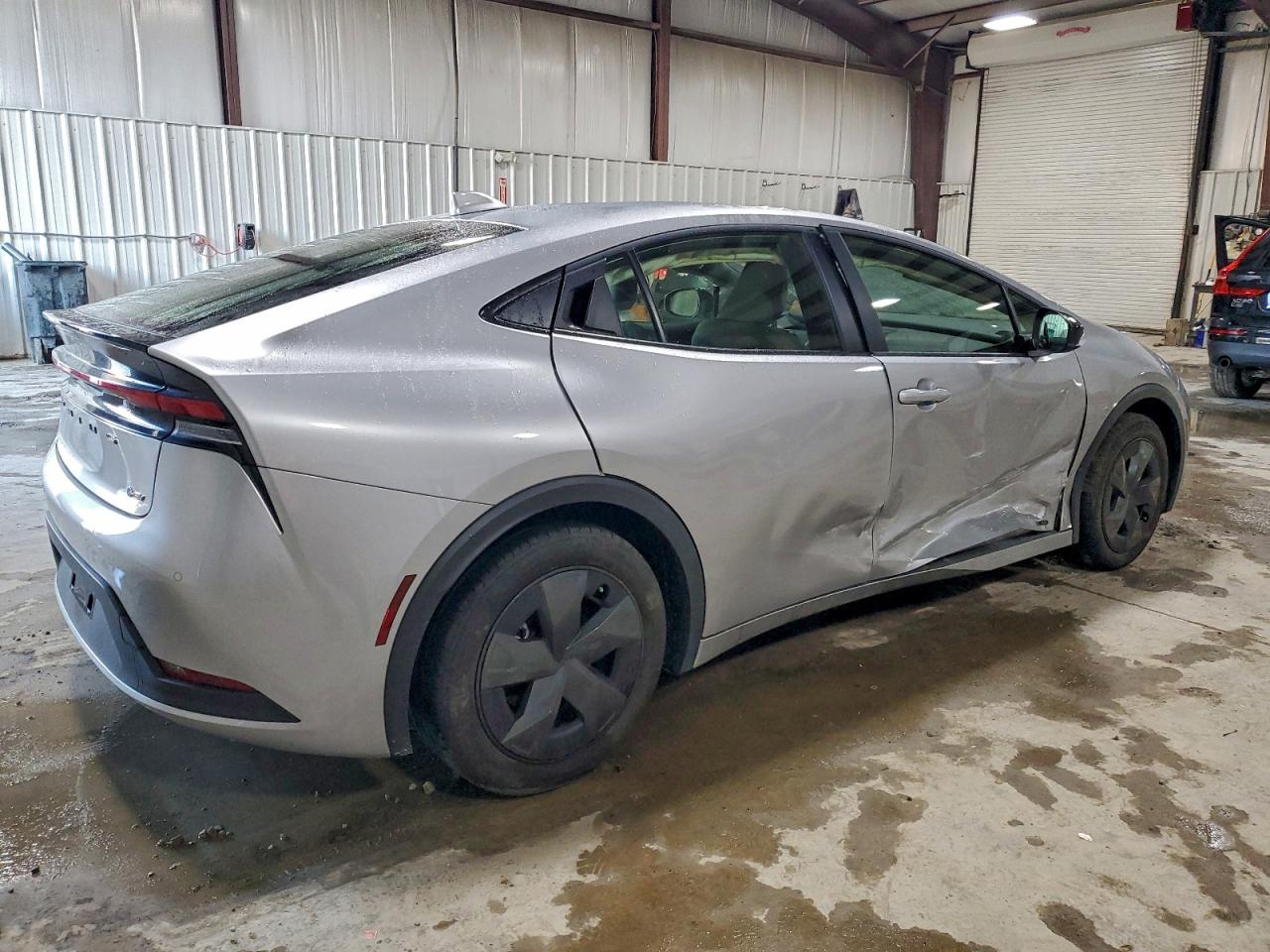 Toyota Prius Le Image 8